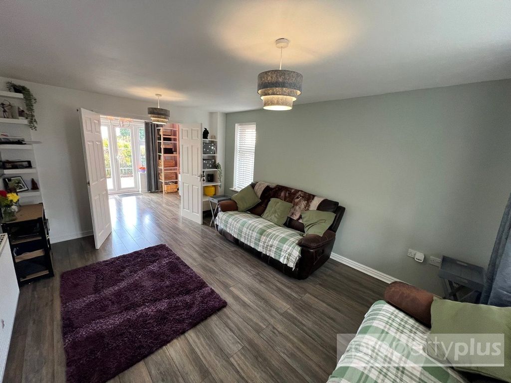 Property photo 2 of 25 Picture No. 14