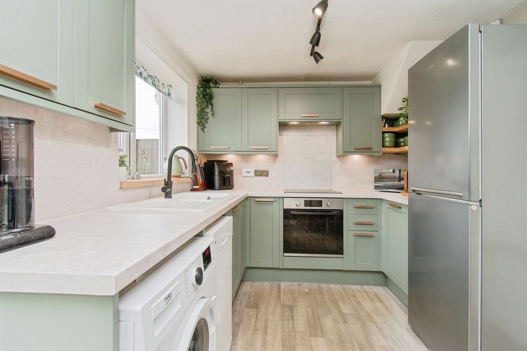 Property photo 3 of 14