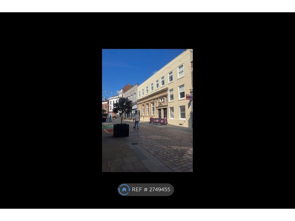 Property photo 2 of 21 Front Of Building