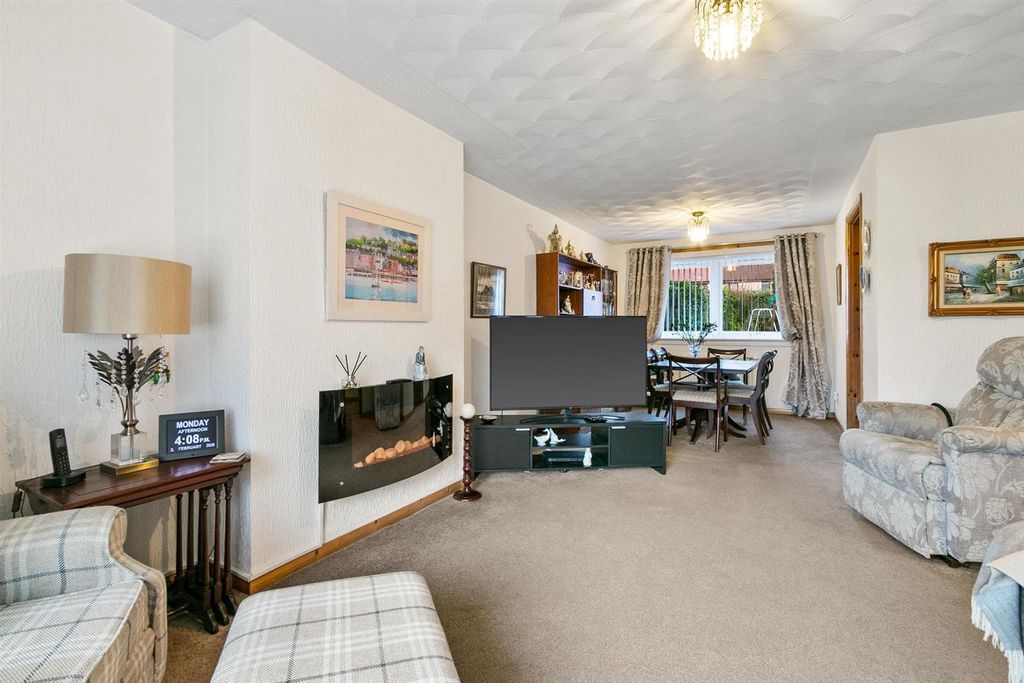 Property photo 2 of 25