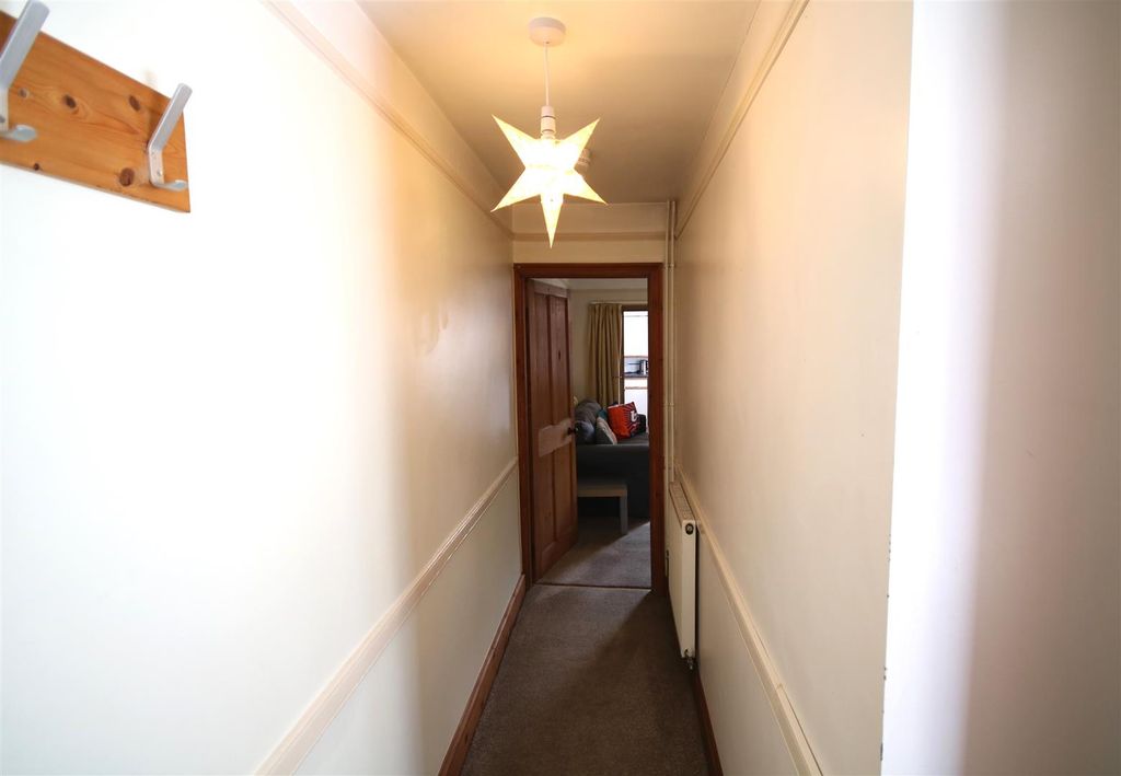 Property photo 3 of 18 Hall.Jpg