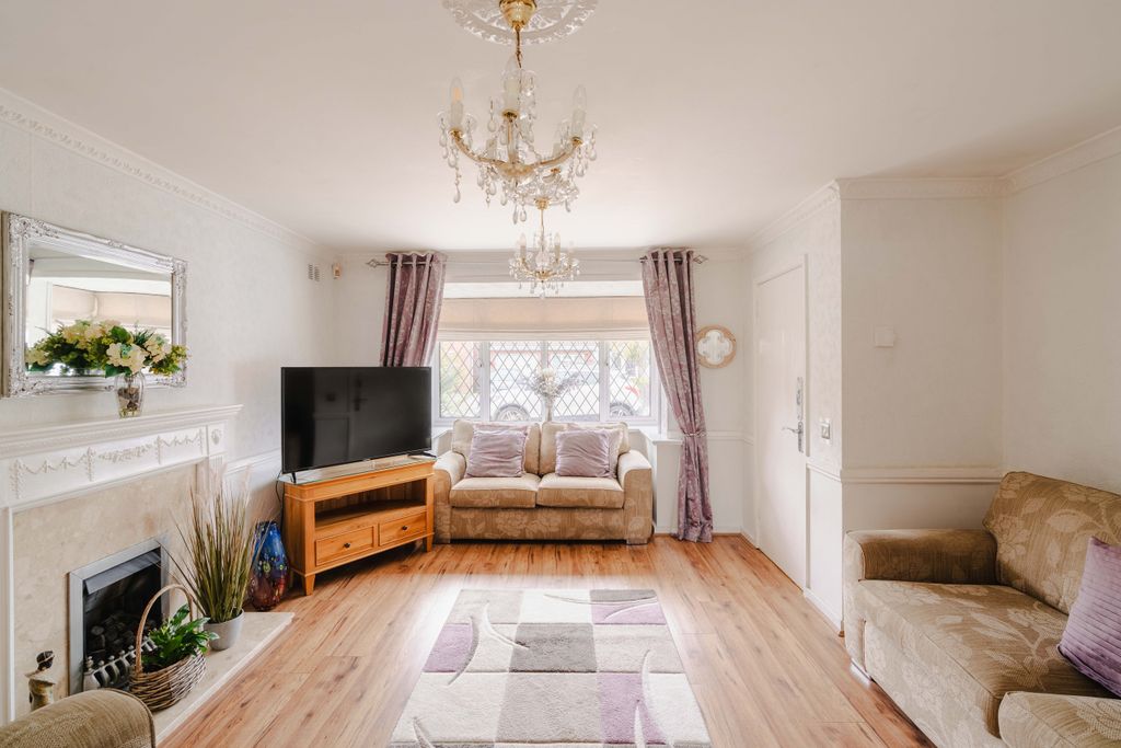 Property photo 3 of 24 11