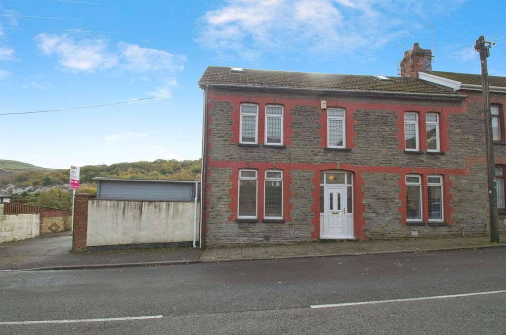 Property photo 1 of 28