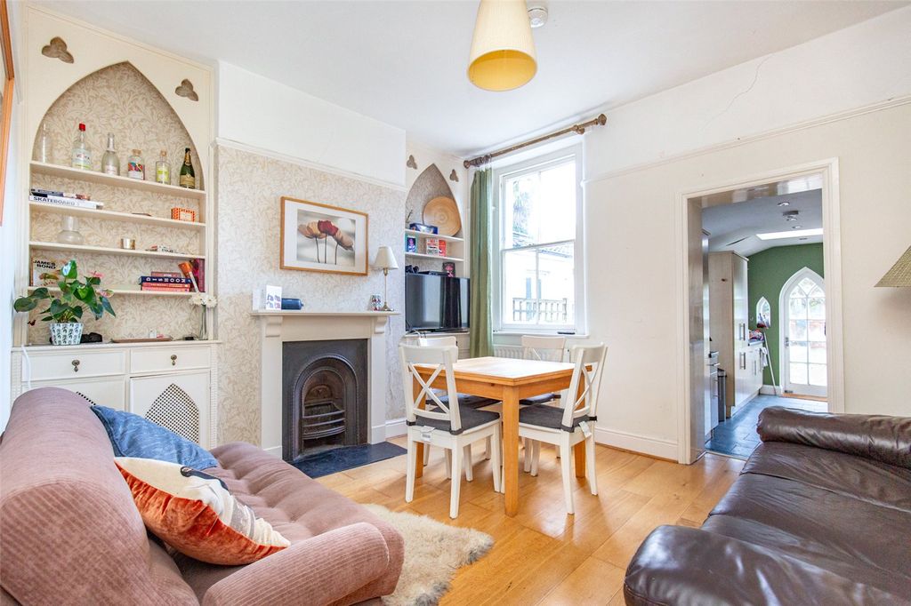 Property photo 3 of 11 Picture No. 10