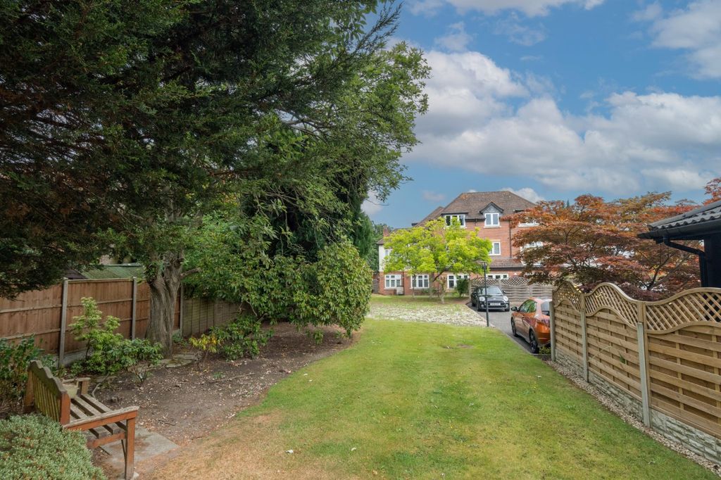 Property photo 1 of 16 Picture No. 32