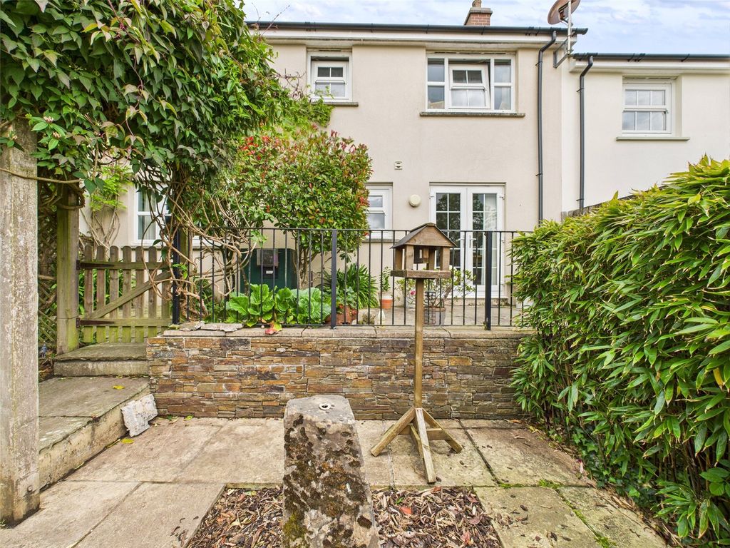 Property photo 2 of 23 Picture No. 12