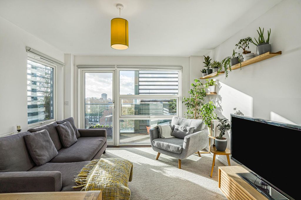 Property photo 1 of 25 Photo 0