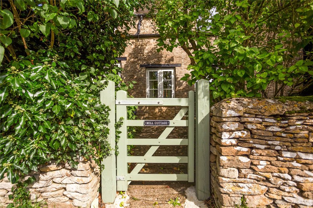 Property photo 3 of 14 Gate