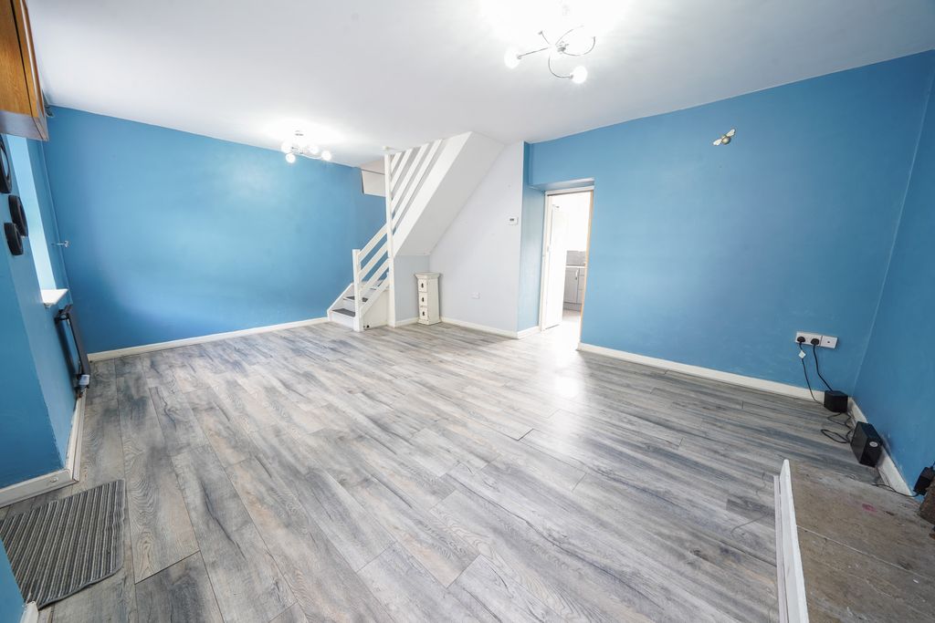 Property photo 2 of 18 A16A169d03746B7Cdd13F79E43d9Bad267c7d672.Jpg