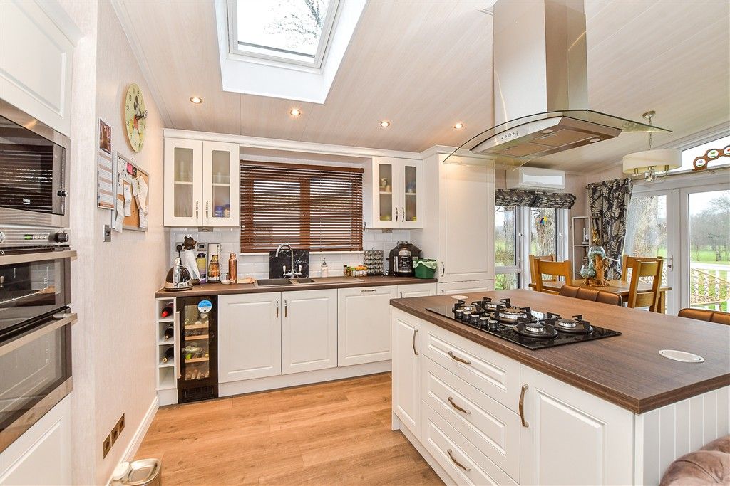 Property photo 2 of 8 Kitchen/ Dining Area