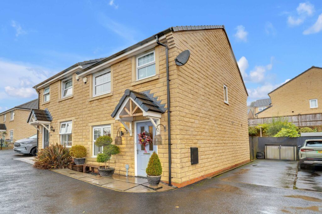 Property photo 1 of 27