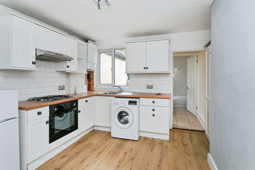 Property photo 3 of 10