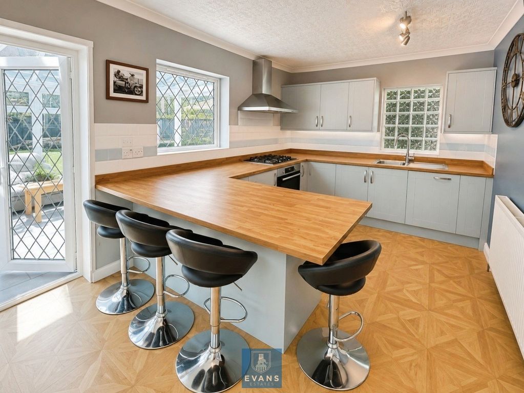 Property photo 3 of 22 Kitchen/ Diner