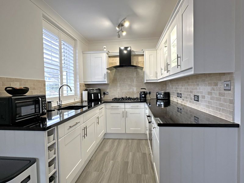 Property photo 1 of 14 Photo 10