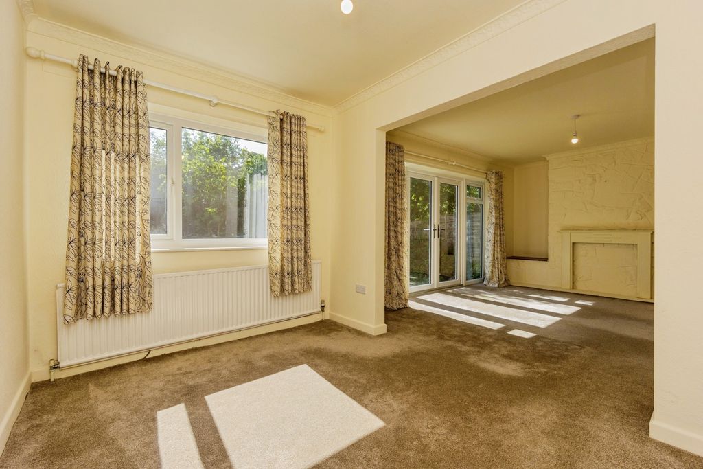 Property photo 3 of 17 Photo