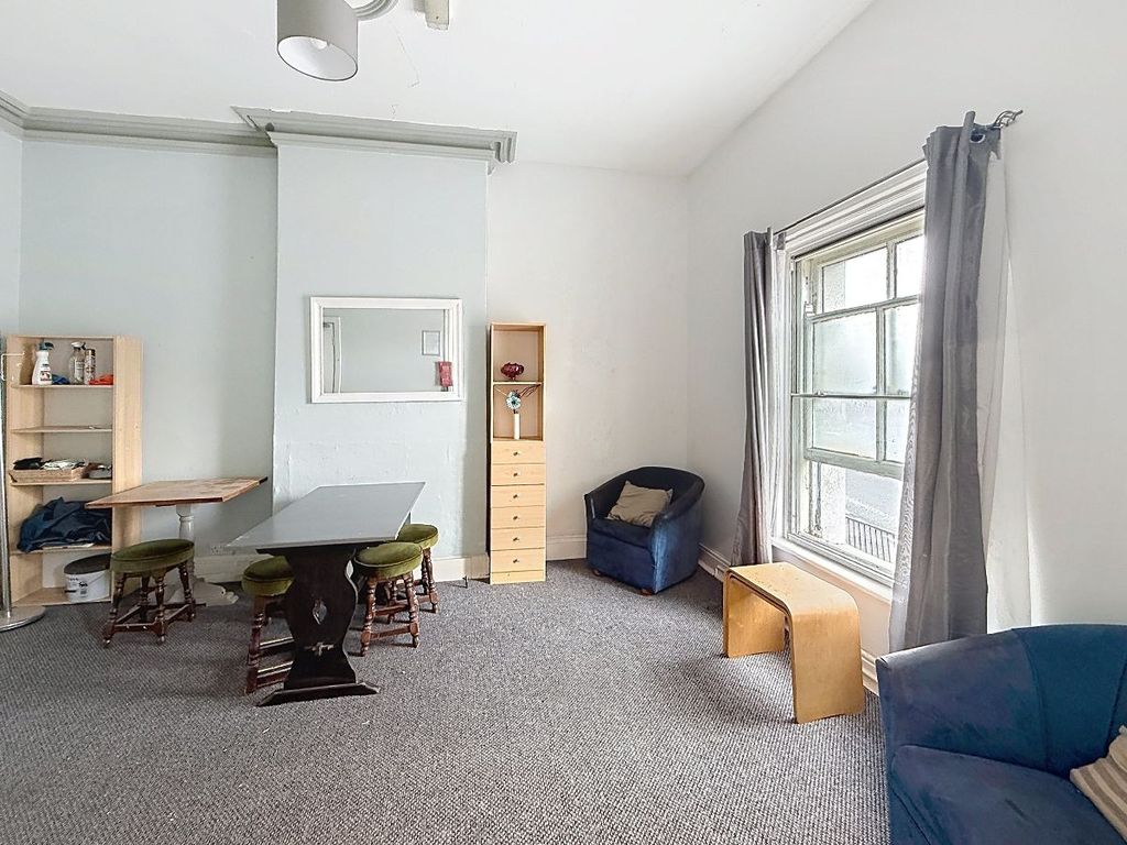 Property photo 3 of 26