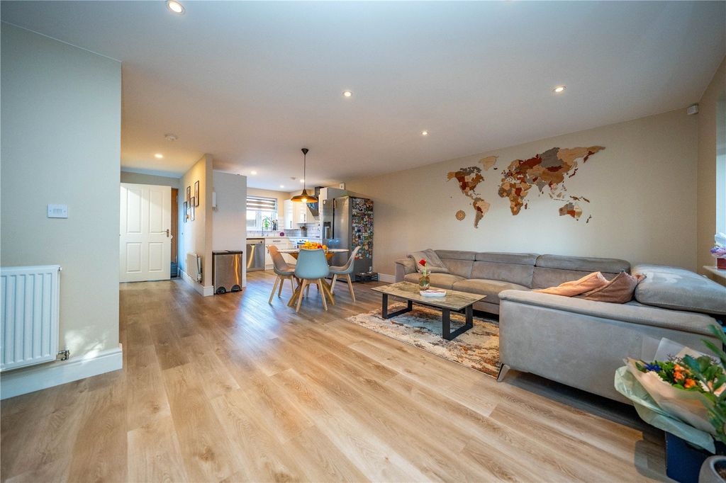 Property photo 2 of 17 Living Room