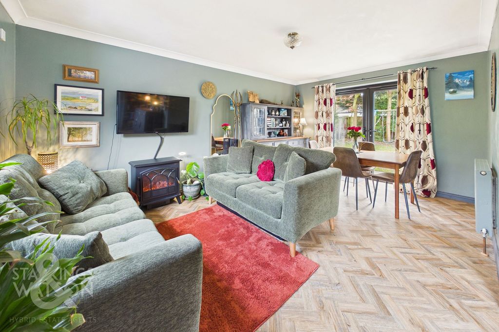 Property photo 2 of 22