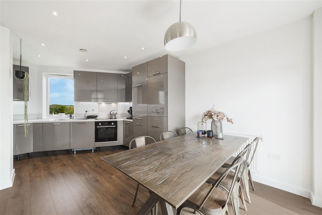 Property photo 2 of 18 Flat 28, Hallington Court - Om0Jtf4A2Krrb7Kdn8Kq.J