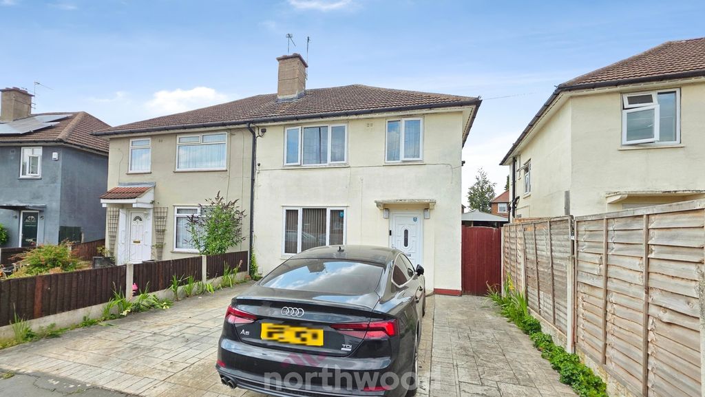 Property photo 2 of 39