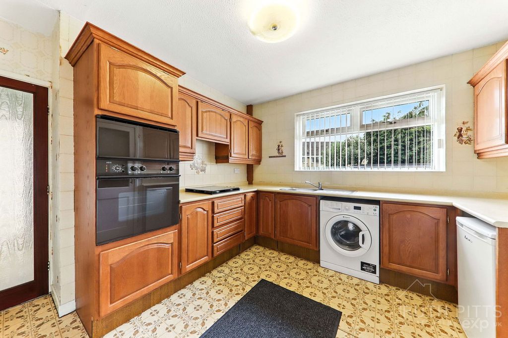 Property photo 3 of 25