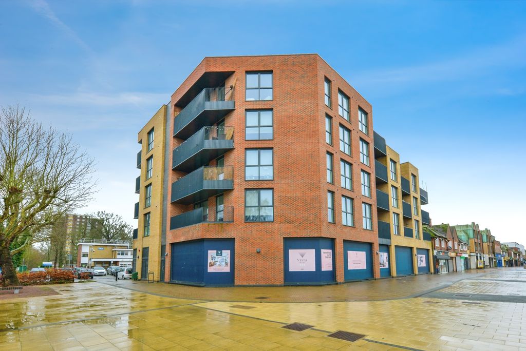 Additional image 5 of 2 bed flat for saleTown Centre, Hatfield AL10