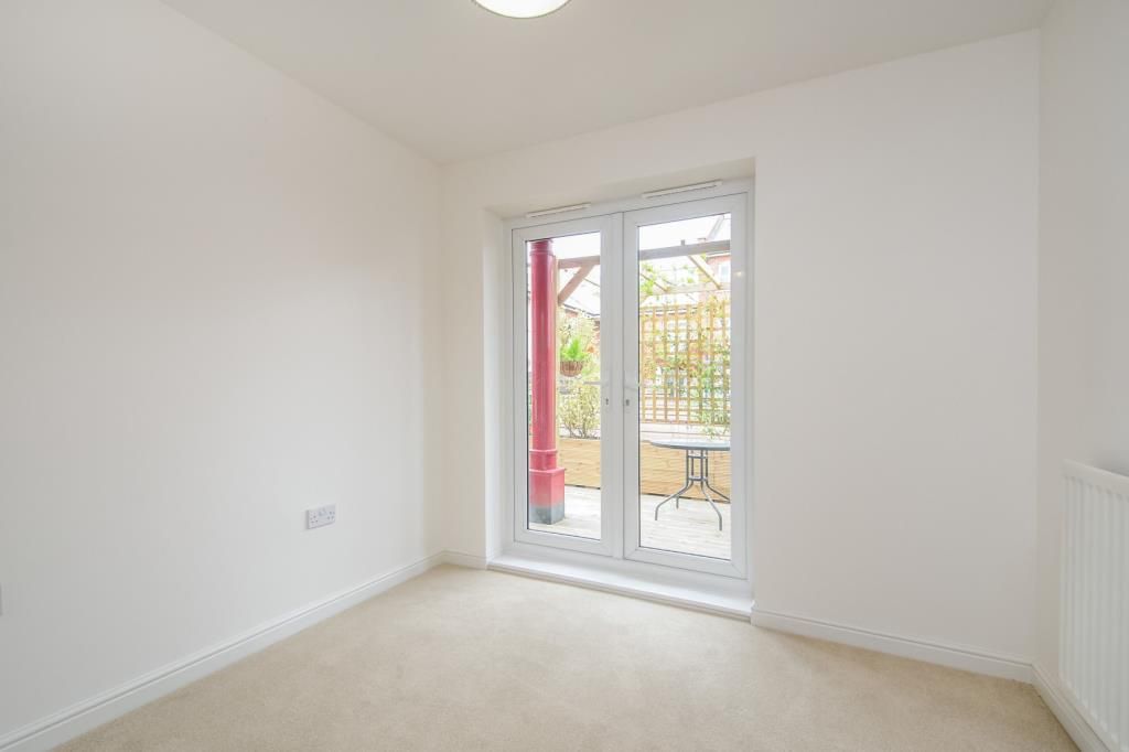 Property photo 3 of 8 Bedroom