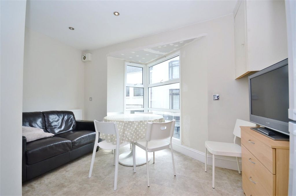 Property photo 3 of 5 Picture No. 05