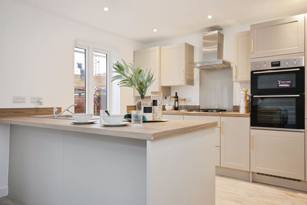 Property photo 2 of 17