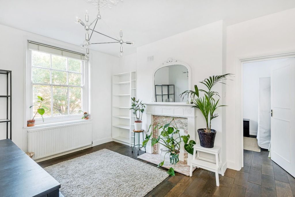 Property photo 3 of 8 18018_Rent_My_Home__20_Mendip_House_4.Jpg