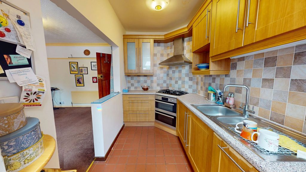 Property photo 3 of 16