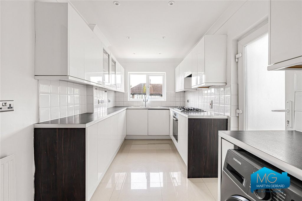 Property photo 3 of 23 Picture No. 14