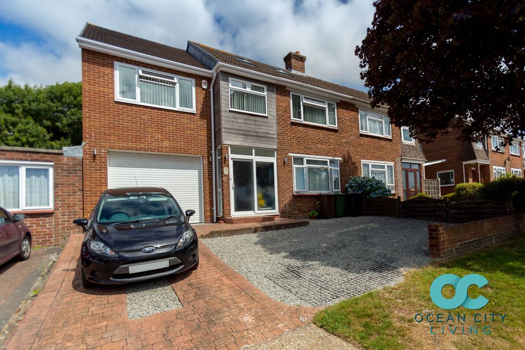 Property photo 1 of 4 Front Aspect