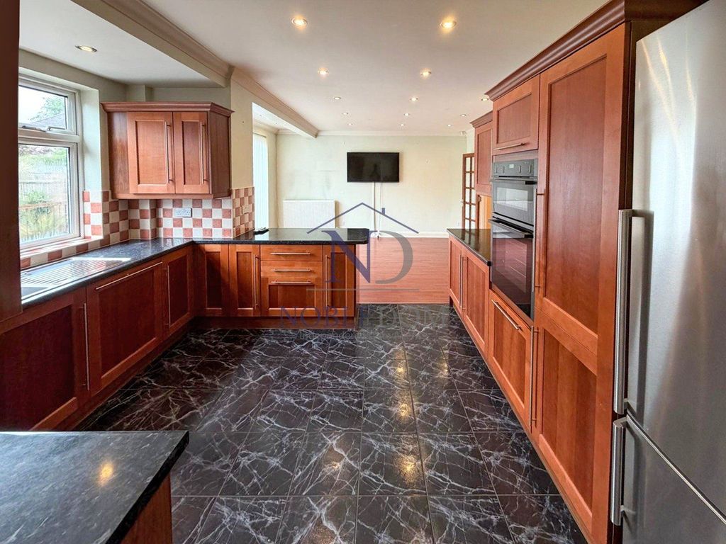 Property photo 2 of 18 Gallery
