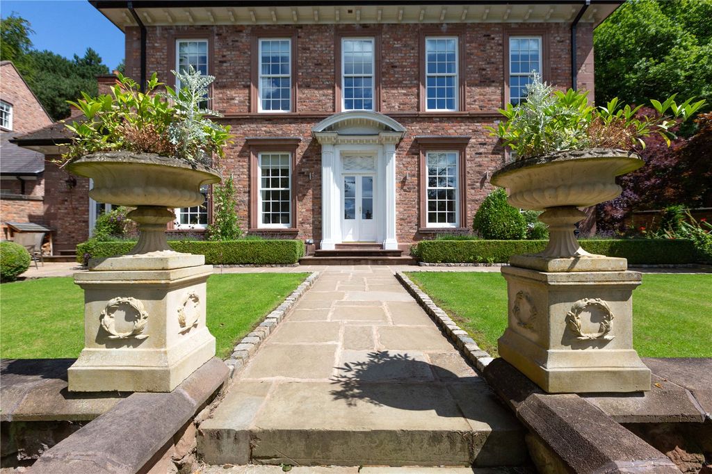 Property photo 3 of 17 Entrance