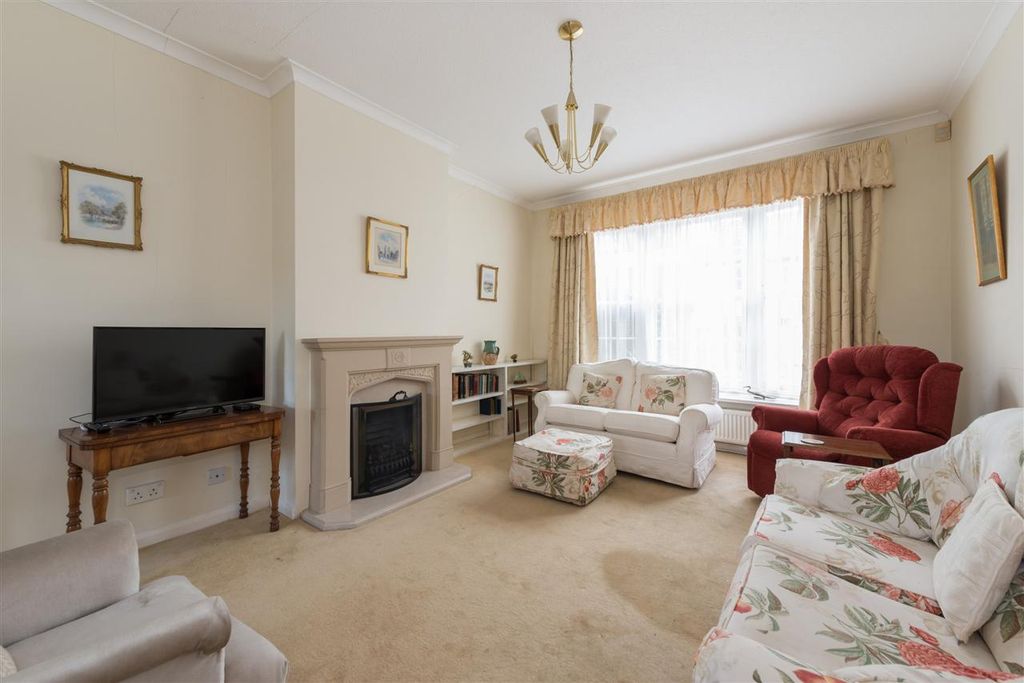 Property photo 2 of 19