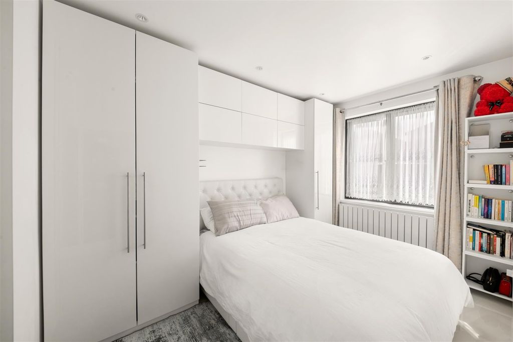 Additional image 8 of 3 bed semi-detached house for saleFredora Avenue, Hayes UB4