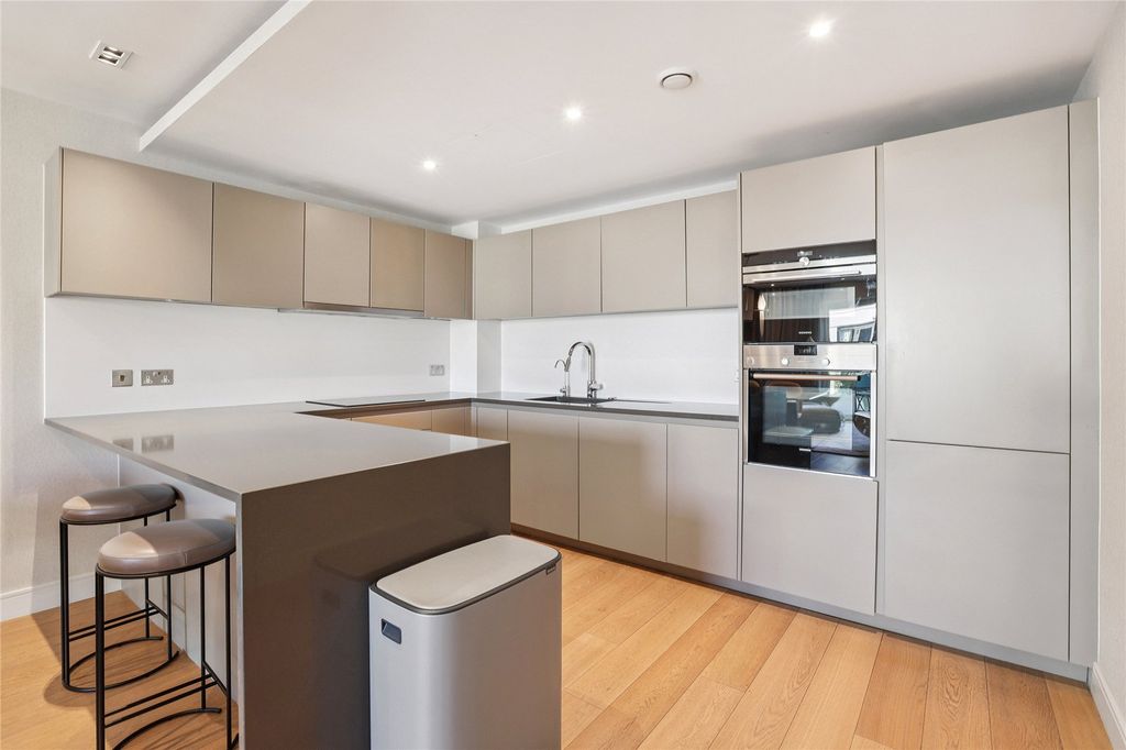Property photo 2 of 15 Kitchen