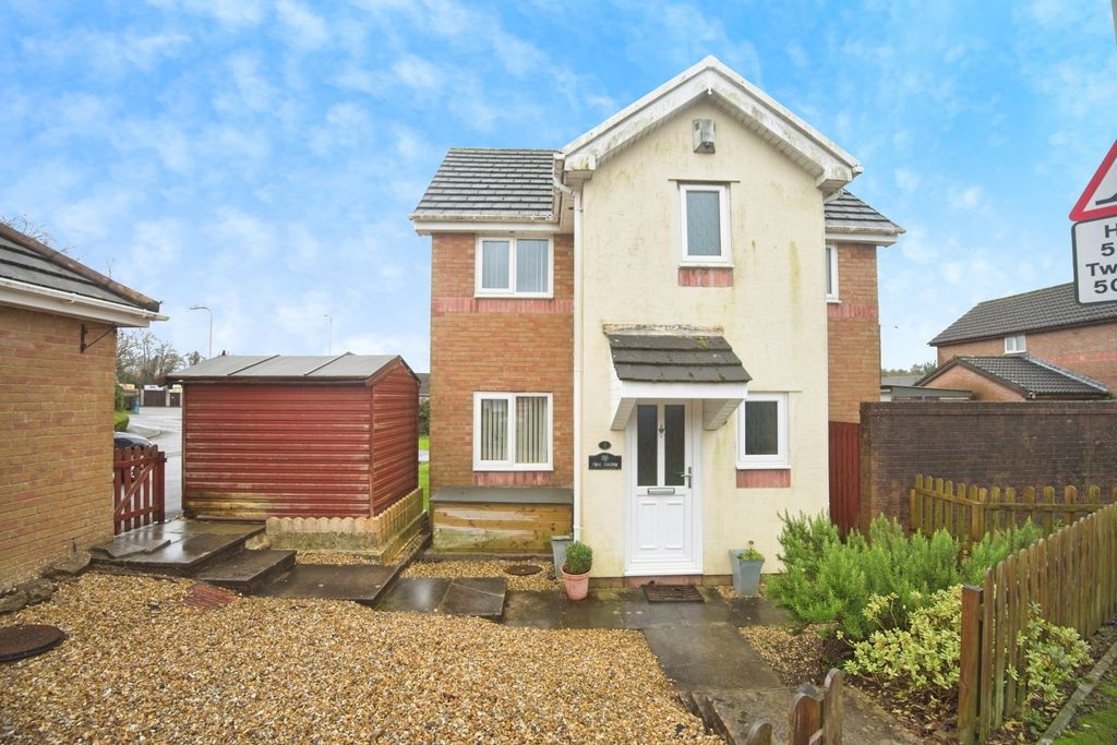 Property photo 1 of 19 House