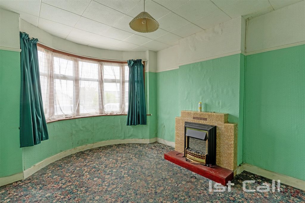 Property photo 2 of 10 Lounge