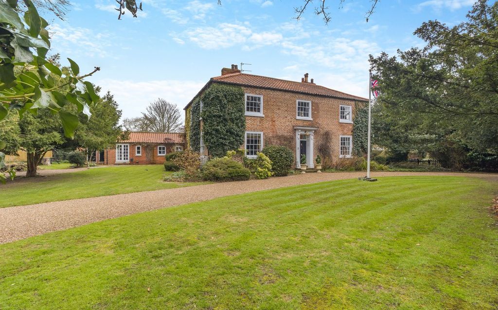 Property photo 1 of 62