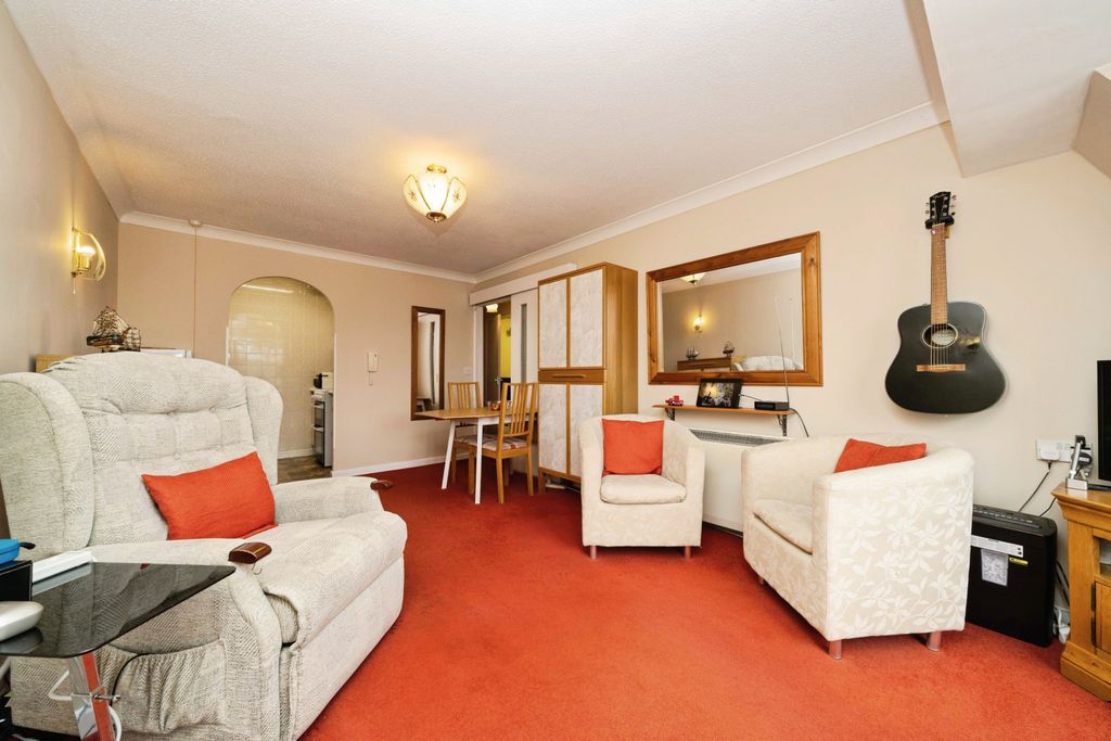 Property photo 3 of 19