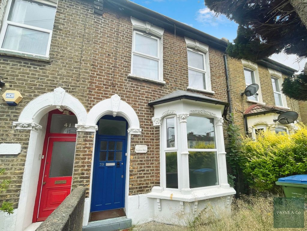 Property photo 1 of 17 Woodhouse Road