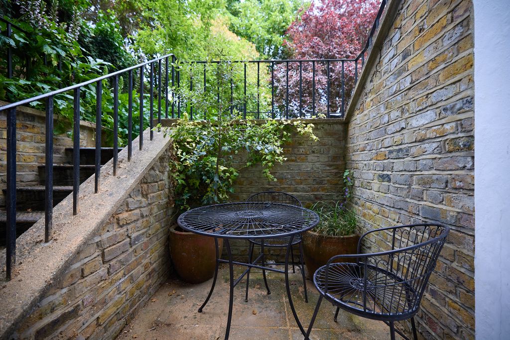 Property photo 3 of 28