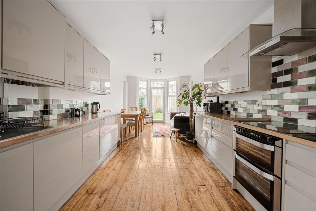 Property photo 3 of 22 Dundalk Road-15.Jpg