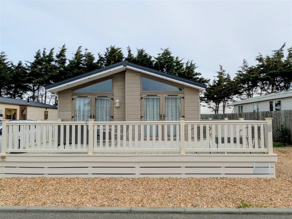 Property photo 1 of 10 Front