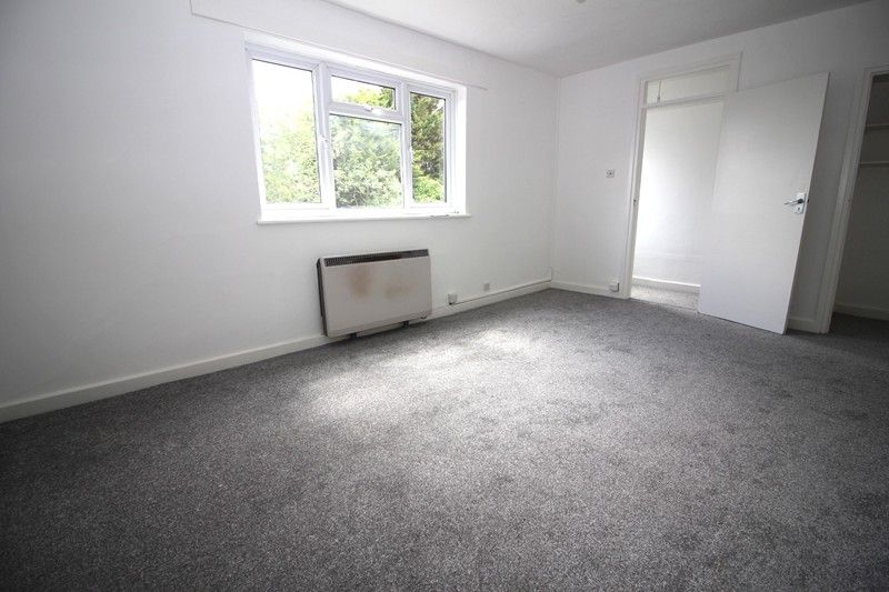 Property photo 3 of 6 Lounge 2