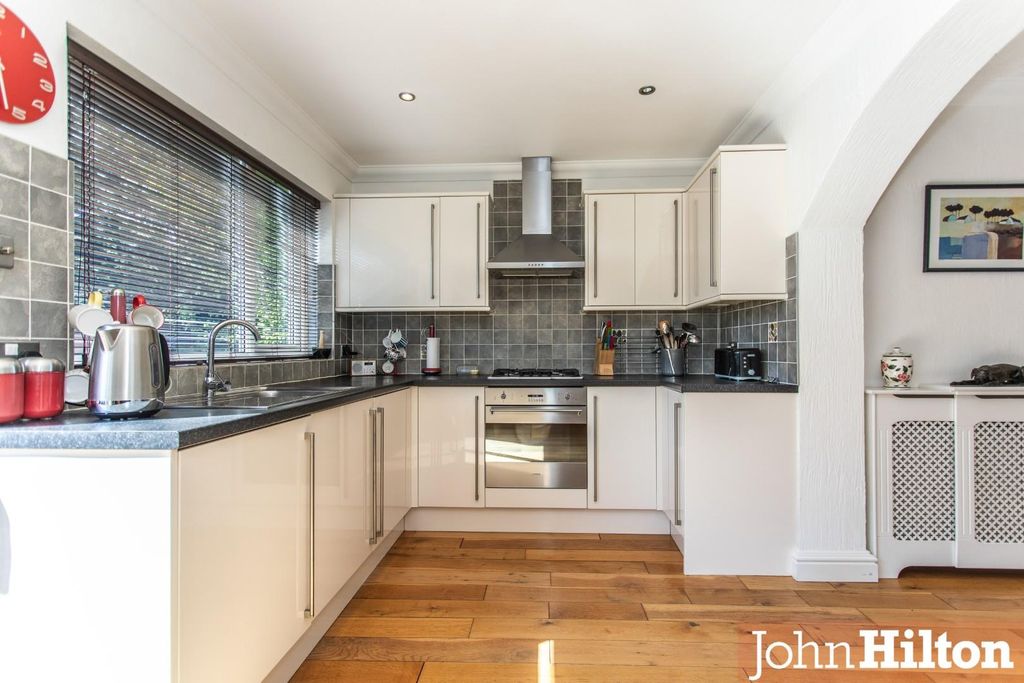Property photo 3 of 15 Court Farm Road-19.Jpg