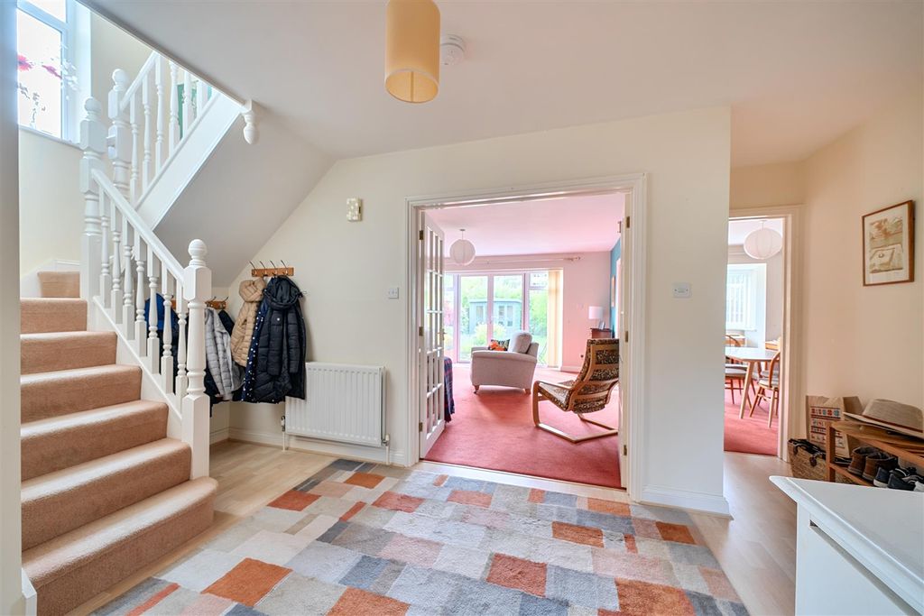 Property photo 3 of 25