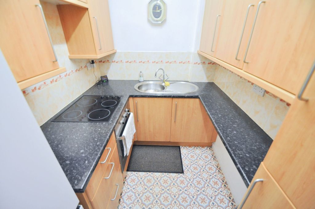 Property photo 3 of 19
